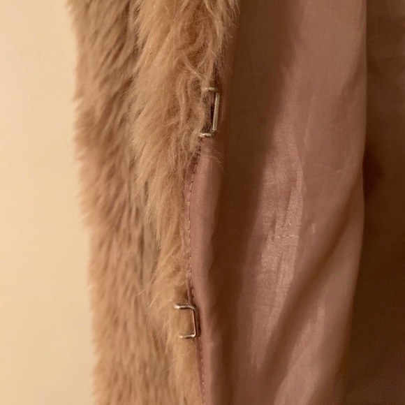 Faux Fur Vest - Picture 3 of 7